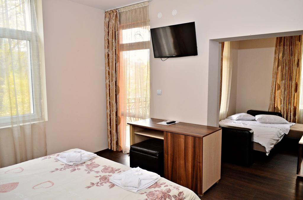 Guest House Anelim Veliko Tarnovo Extérieur photo